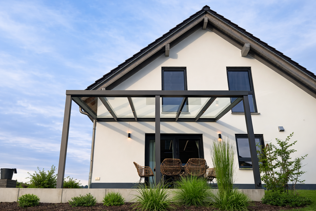 KD Terrassenüberdachung mit lichtdurchlässiger VSG-Eindeckung